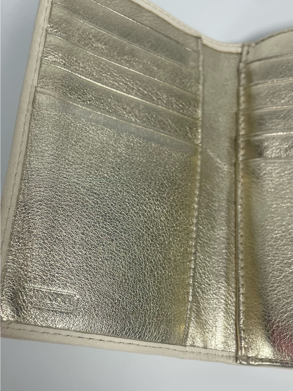 Coach Vintage Soho Cream Metallic Gold Leather Wallet-COA - Picture 4 of 13